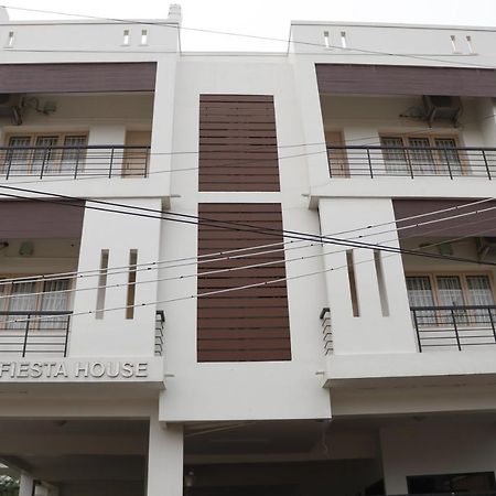 Fiesta House Pallikaranai Chennai Exteriör bild