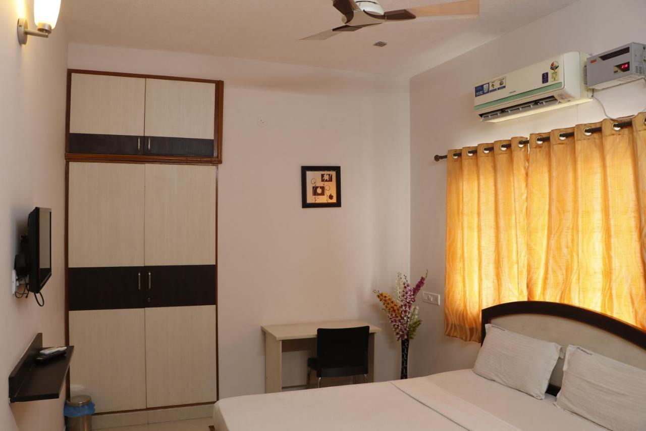 Fiesta House Pallikaranai Chennai Exteriör bild